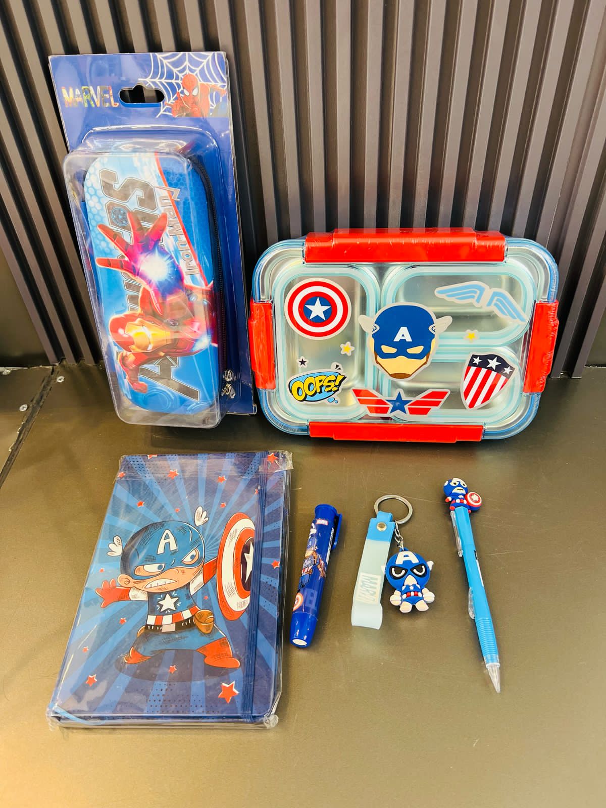 Marvel Caption America School Kit