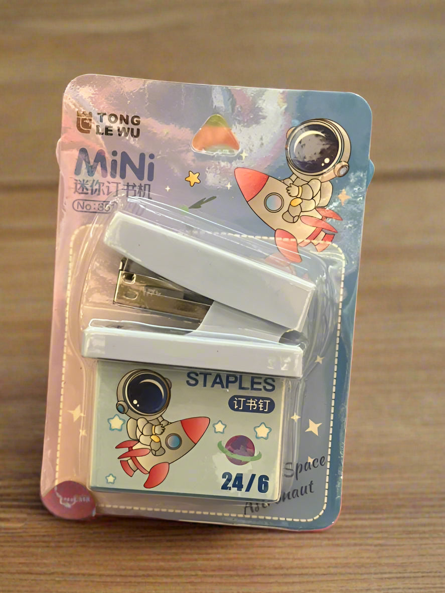 Astronaut Design Staple