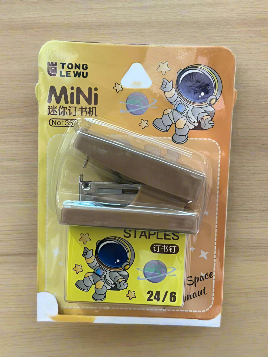 Astronaut Design Staple