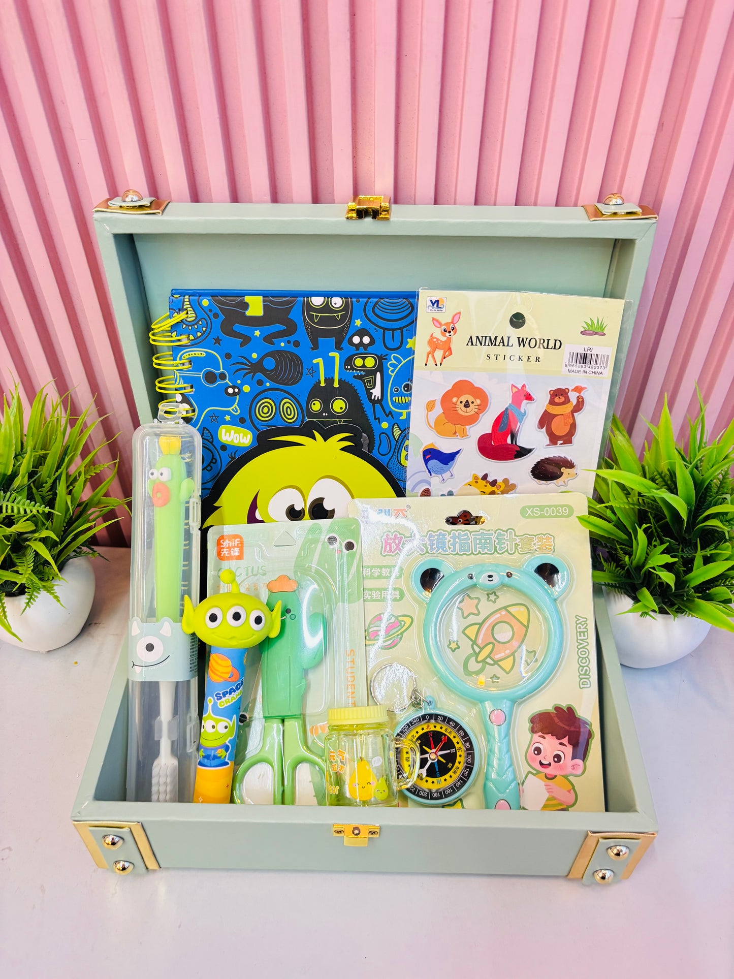 3 Eye Trunk Box Hamper