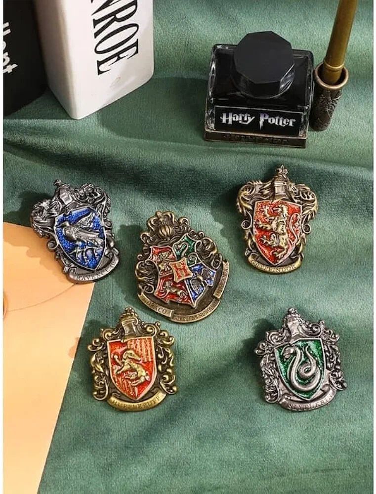 Hogwarts Magical Crest & Quill Set ✨