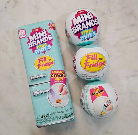 Mini Refrigerator + 3 Capsules