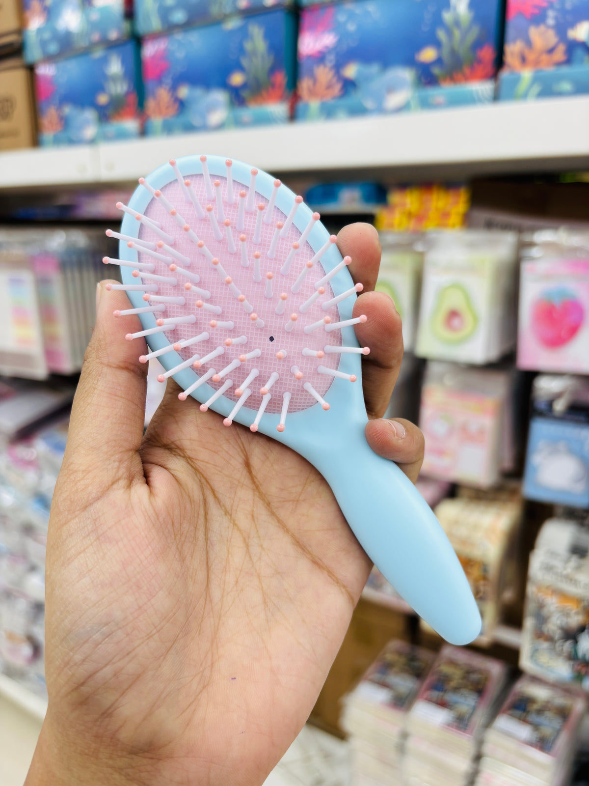 Twist Handle Hair Brush