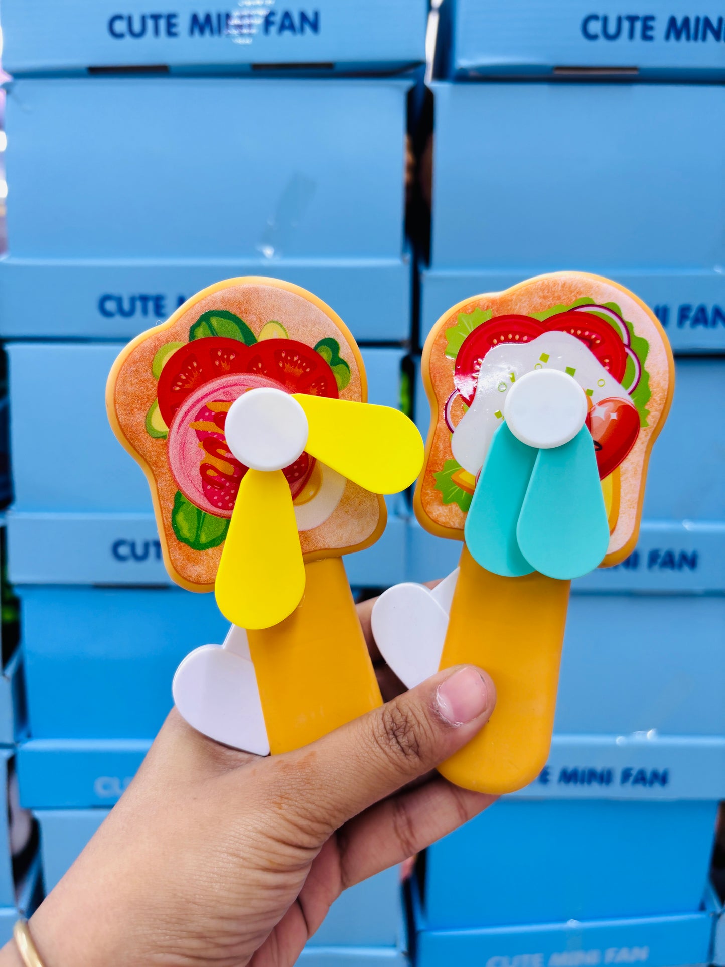 Cute Mini Fan (Hand Pressure)