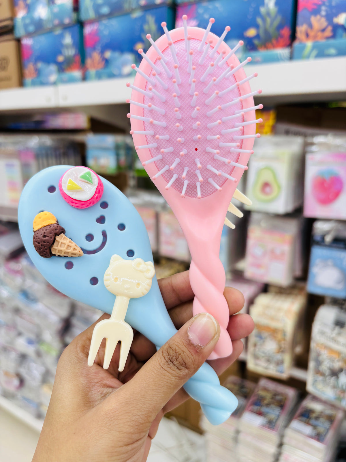 Twist Handle Hair Brush