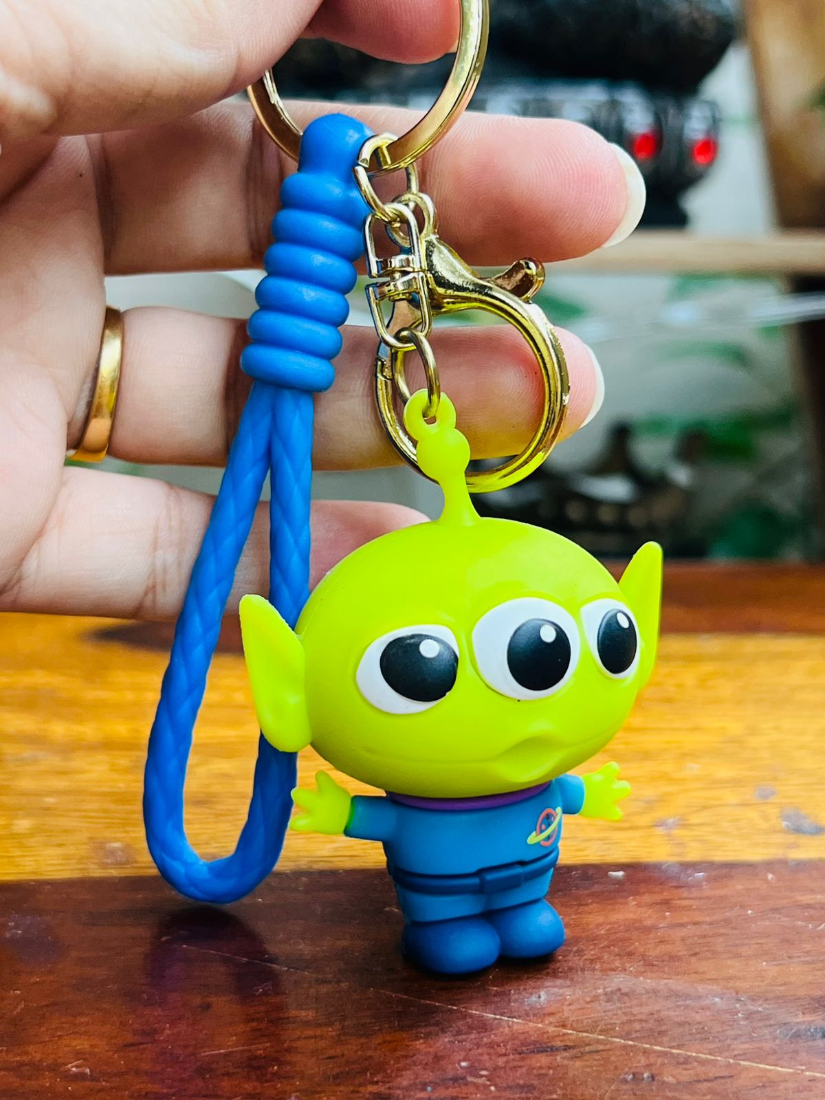Alien Led Keychain ALIEN-Themed Keychains – Gift Ocean